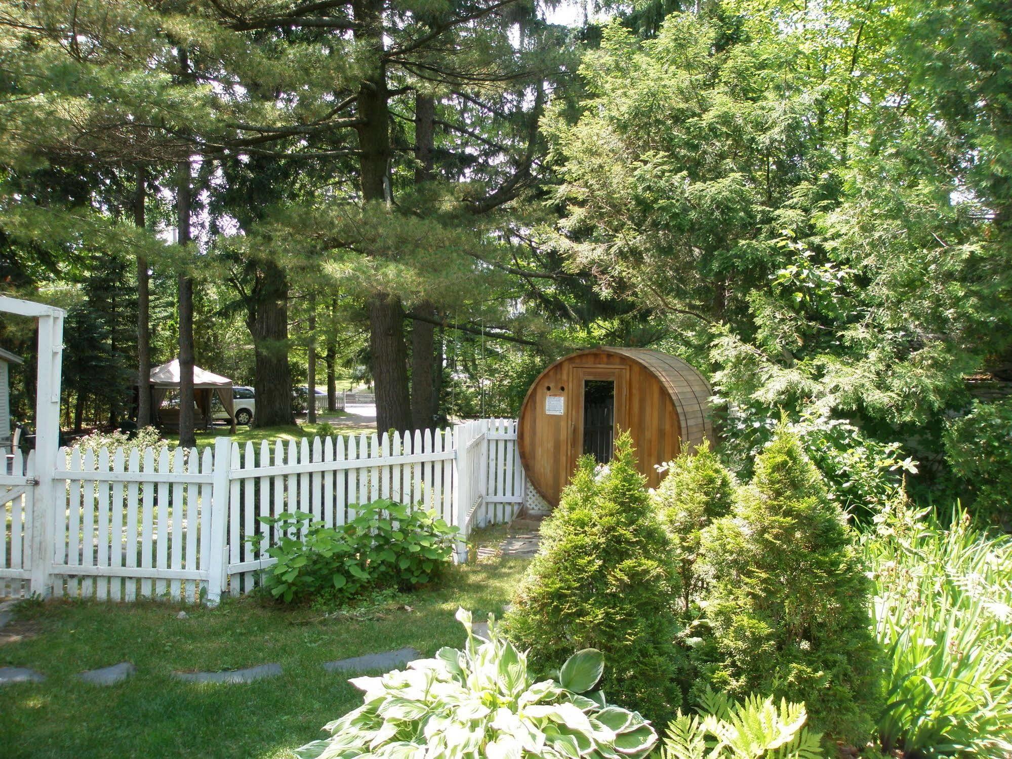 O Bois Dormant B&B Magog Екстер'єр фото